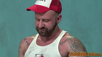 Preview 2 of Cuckold Resort Bbc - Muscly bear riding dick