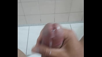 Preview 3 of Ladan Sex Porn - Gozando bastante leite