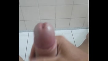 Preview 1 of Ladan Sex Porn - Gozando bastante leite
