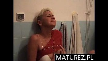 Preview 2 of Huub Seks - Polskie mamuśki - Milf Basia i fachowiec od pralki