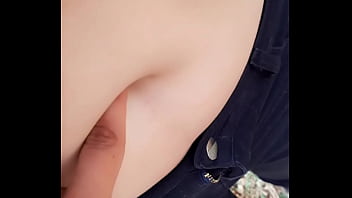 Preview 4 of Amerikan 3gp - Playing with her belly button in the Park part 2