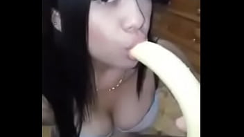 Preview 1 of Xxxx Wwww 2018 - Girl sucks on a banana