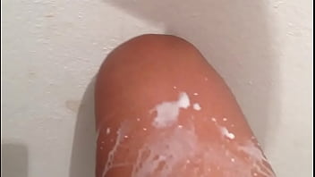 Preview 3 of Slepe Mii - Milk en las piernas.