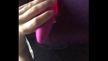 Preview 3 of 3gp Small Size - Gostosa se masturba com womanizer antes da academia