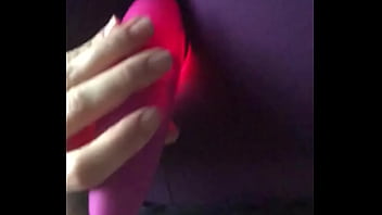 Preview 1 of 3gp Small Size - Gostosa se masturba com womanizer antes da academia