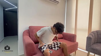 Preview 1 of Setpmom Blackmails Son - Le doy una buena bienvenida a mi linda hermanastra luego de su campamento de verano y me la follo muy rico y duro. H.L.