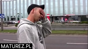 Preview 2 of Xnxx 89 Videos - Polskie mamuśki - MILF Natalia w sidłach podrywaczy