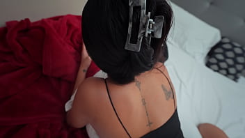 Preview 1 of Oilysex Mobi - Hago esta rutina todas las noches con mi vecino para ejercitar mi gran culo