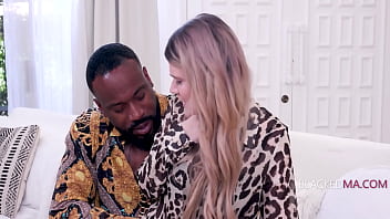 Preview 2 of Bd Ante - Next Door Neighbor Was A Foot Taller - Riley Rose,  Jovan Jordan