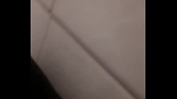 Preview 4 of Enhlish Sex Video - Garchando en el ba&ntilde_o