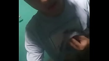 Preview 1 of Inter Clz Grl - Jovencito muestra la verga / Mi primer video .