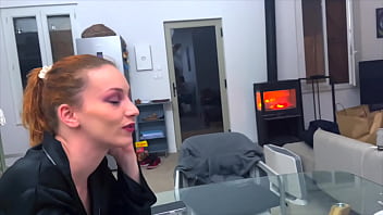 Preview 1 of Xxx Que - Stella,  gourmande insatiable,  veut deux queues