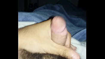 Preview 1 of Sextamilvedio - Gay brasileiro enfiando dedo no cu e batendo uma