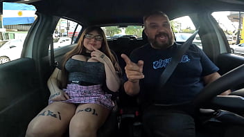 Preview 4 of Taru Puss - Ari Lol entra na carona em Buenos Aires - Argentina e leva ferro