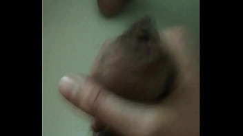 Preview 3 of Shy Hairy Babe - Sacandome leche,  Cumming,  hairy cock,  handjob