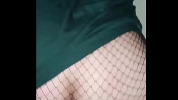 Preview 3 of Xxx Beeg 2018 - linda joven de 18yo siendo follada por el novio de su mejor amiga mientras ella esta descansando a su lado y los descubre