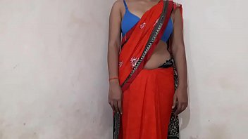Preview 1 of Xxl Film Mia - young Indian woman with friend hide