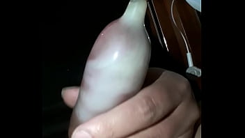 Preview 4 of Old Mom Sharing - Huye cum in condom