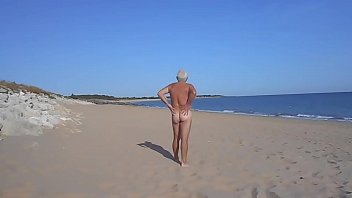 Preview 1 of Sexy Sport 1 - SUR LA PLAGE D&#039_OLERON