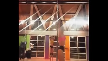 Preview 1 of Sexyvidei Poran - pole