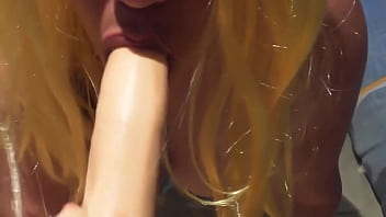 Preview 4 of Mama Gue - Rubia tetona y su gran consolador.