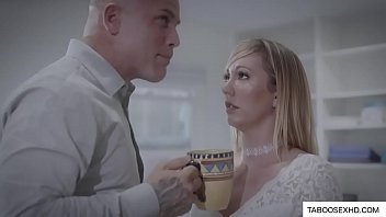 Preview 2 of Claudia Leitte Nua - Boss seduce her in the office
