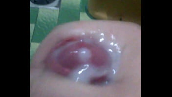 Preview 3 of Penthouse Com - Batendo antes do banho