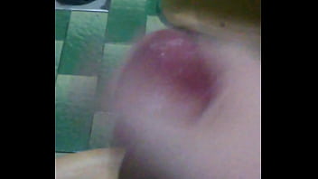 Preview 1 of Penthouse Com - Batendo antes do banho