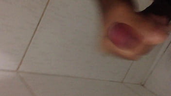 Preview 2 of Beautiful Bruntel - Batendo punheta e gozando