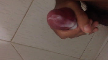 Preview 4 of Beautiful Bruntel - Batendo punheta e gozando