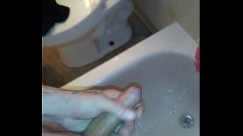 Preview 1 of Arab Rif - Just me in the shower strokin it.