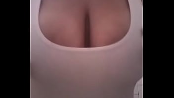 Preview 1 of Hairy Mature Turkish Mom Pissing - Amiga queretana