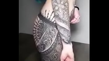 Preview 3 of Ss Ad Page 1 - A maior tatuagem em uma mulher