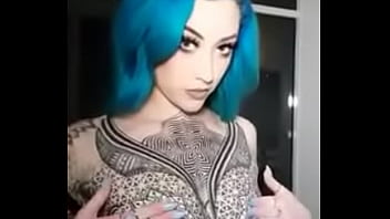 Preview 4 of Ss Ad Page 1 - A maior tatuagem em uma mulher