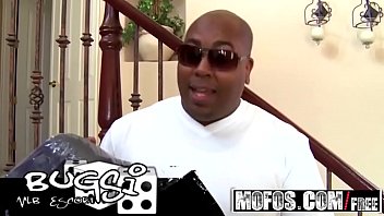 Preview 1 of Sex Wwwxxx Hd Videos - (Carmen Jay) - Milfs Like bbcs - MOFOS
