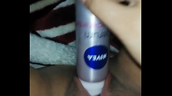 Preview 1 of Lai Yingu - Masturbandose con desodorante