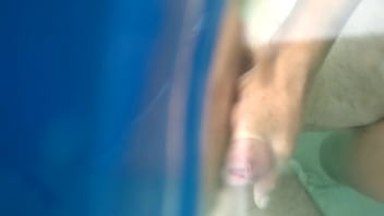 Preview 3 of Tube Porn Yengemin Etek Alti - handjob in the sea
