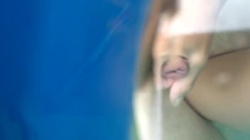 Preview 4 of Tube Porn Yengemin Etek Alti - handjob in the sea