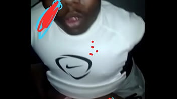 Preview 2 of Mobi 89 Com - Rafael o anao socando na piranha