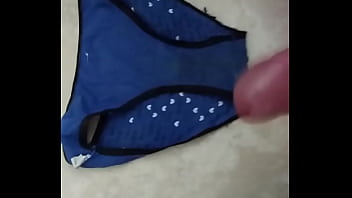 Preview 2 of Porn Ind Xxx - corrida en bragas de mi vecina 3 (buena corrida)