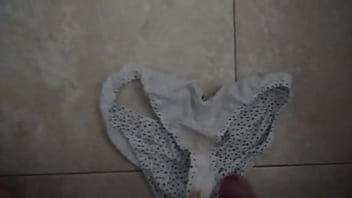 Preview 2 of Corea Pussy Tube - corrida en bragas de mi mujer 3