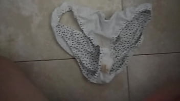 Preview 1 of Corea Pussy Tube - corrida en bragas de mi mujer 3