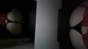 Preview 2 of Xxx Sxi Video Doog - Ella me la chupa mientras se sienta en el consolador