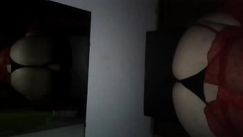 Preview 4 of Xxx Sxi Video Doog - Ella me la chupa mientras se sienta en el consolador