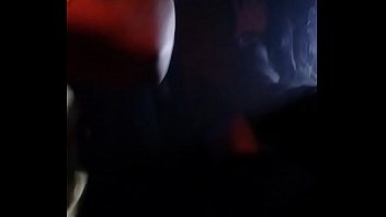 Preview 2 of Sunny Leone Red Boobs - Veneca perreando duro en discoteca..