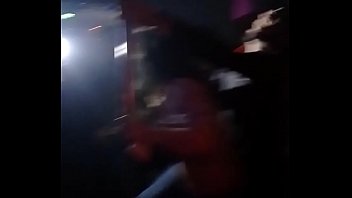 Preview 4 of Sunny Leone Red Boobs - Veneca perreando duro en discoteca..