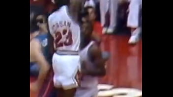 Preview 3 of Cory Has - LeBron Mirando A MJ