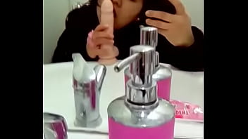Preview 1 of Sil Band Xxxxx - Chupando consolador con ganas como si fuera mi pene