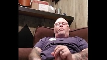 Preview 1 of Tvsex Free - Me jerking off