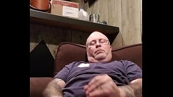 Preview 4 of Tvsex Free - Me jerking off